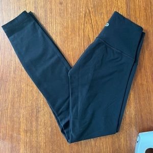 Lululemon high rise pant 25”